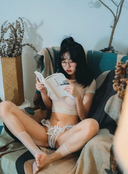 亚洲一区二区三区在线青椒_高清电影大全在线