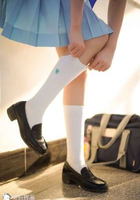 欧美女人大肥屄毛茸茸_BD国语免费观看视频